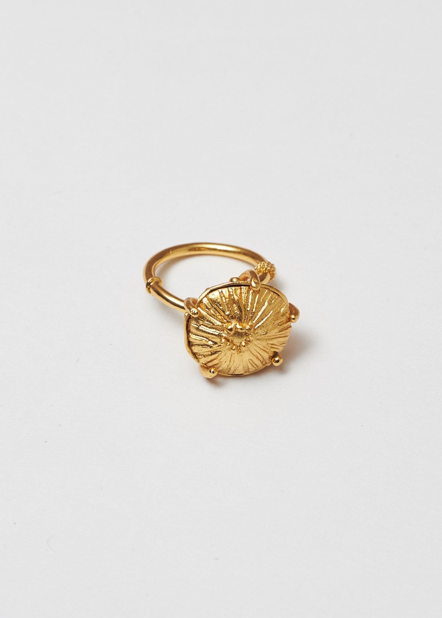 Anillo Sombrerito midi dorado