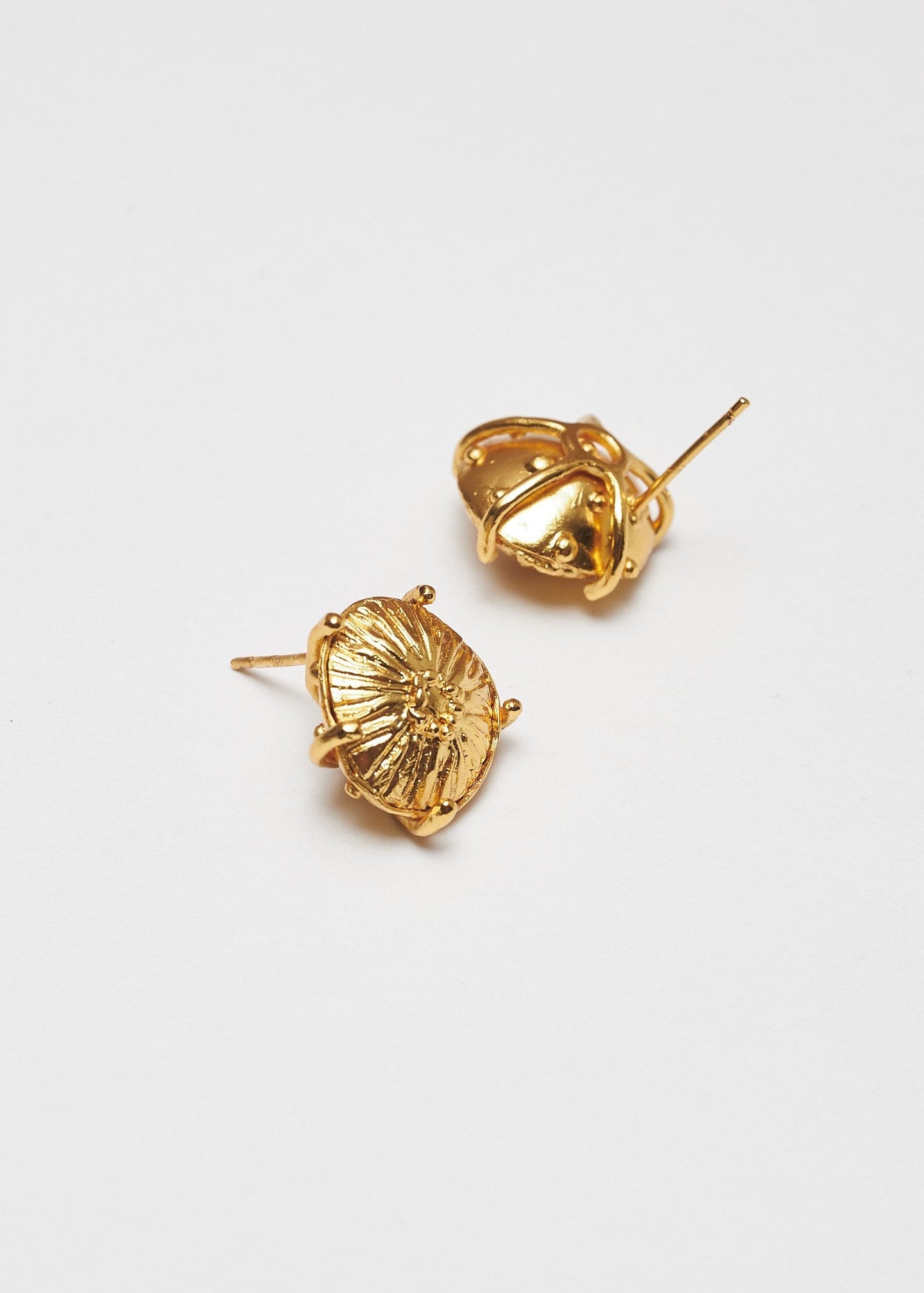 Aretes sombrerito midi dorado